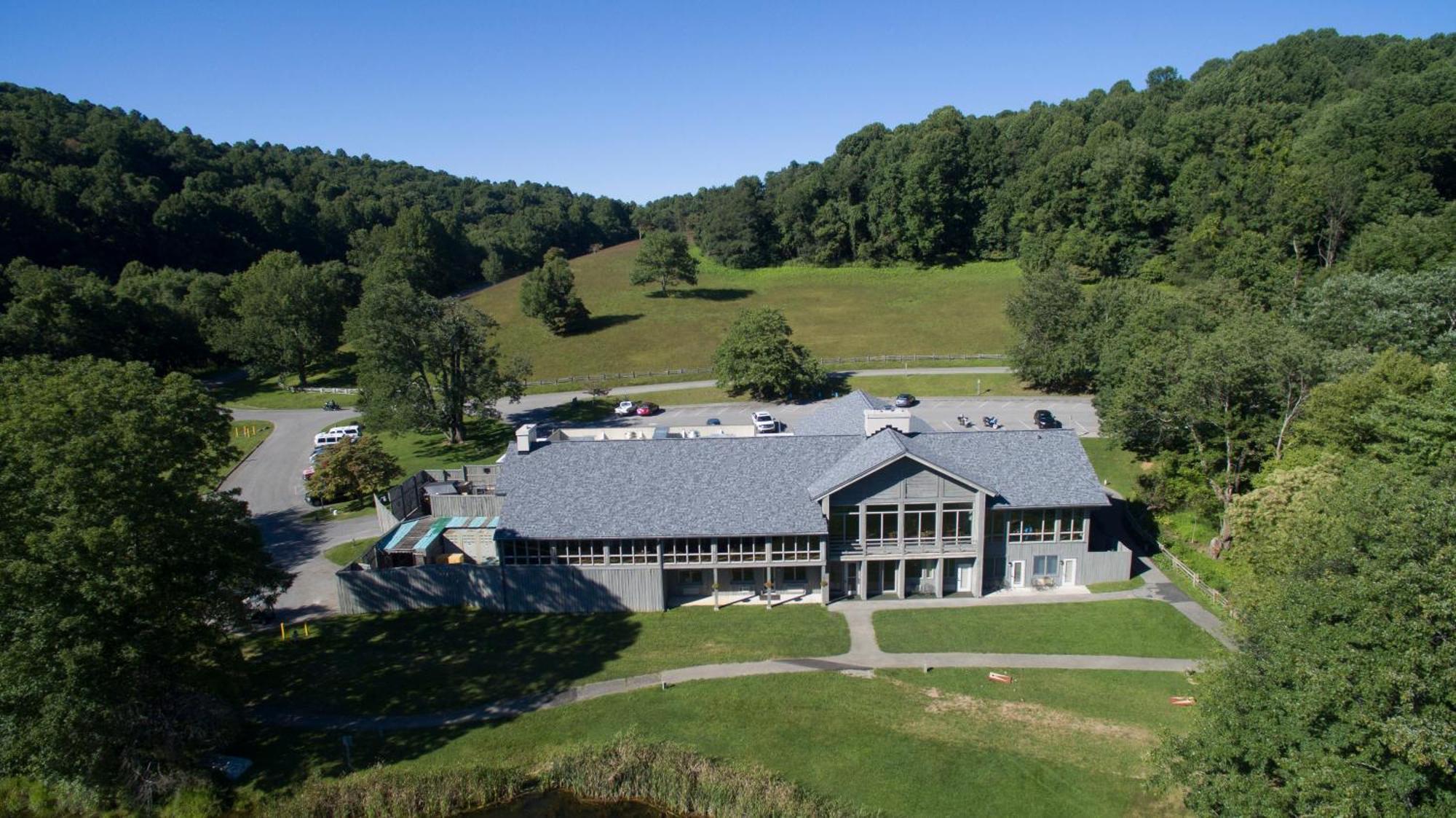 Peaks Of Otter Lodge Bedford Exterior photo